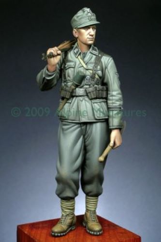 ALPINE MINIATURES 1:16 SET 16005 GERMAN WSS GEBIRGSJAGER "PRINZ EUGEN" -1 FIGURE