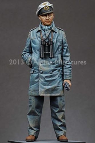 ALPINE MINIATURES 1:16 SET 16021 WWII GERMAN U-BOAT CAPTAIN (1 FIGURE/2 HEADS)