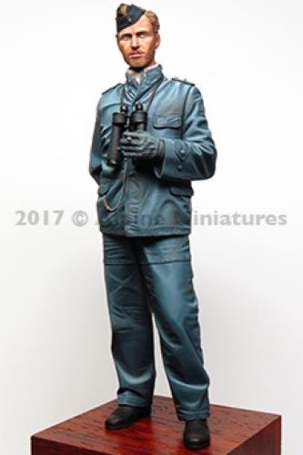 ALPINE MINIATURES 1:16 SET 16036 WWII GERMAN U-BOAT WATCH OFFICER (1 FIGURE)