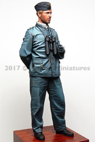 ALPINE MINIATURES 1:16 SET 16036 WWII GERMAN U-BOAT WATCH OFFICER (1 FIGURE)