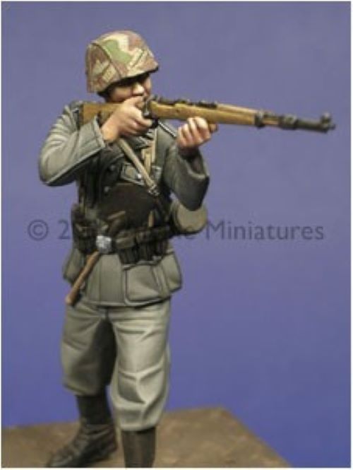 ALPINE MINIATURES 1:35 SET 35008 WWII GERMAN INFANTRY KURSK (1 FIGURE)