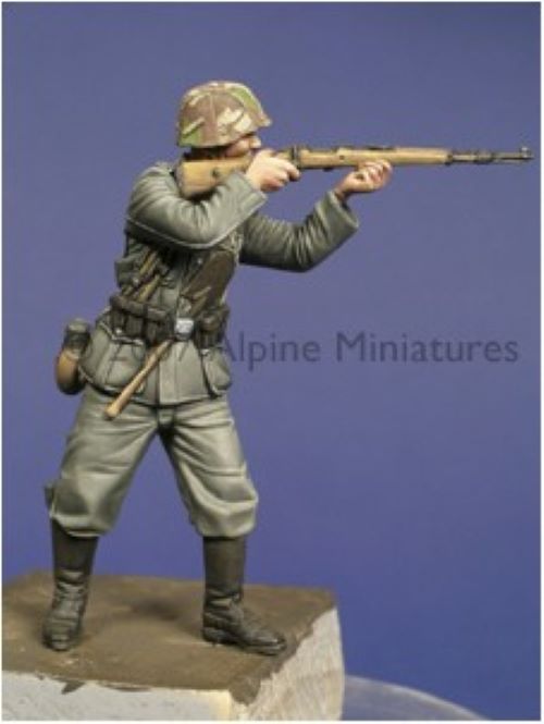 ALPINE MINIATURES 1:35 SET 35008 WWII GERMAN INFANTRY KURSK (1 FIGURE)