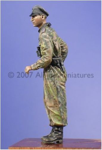 ALPINE MINIATURES 1:35 SET 35030 WWII GERMAN WAFFEN SS PANZER OFFICER (1 FIGURE)