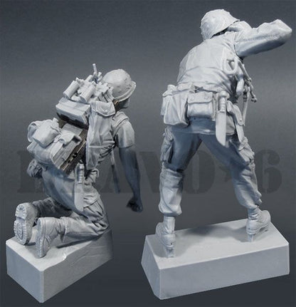 BRAVO *6 35033 VIETNAM WAR U.S. MARINE CORP (6) "OFFICER & RTO" (2 FIGURES) 1:35