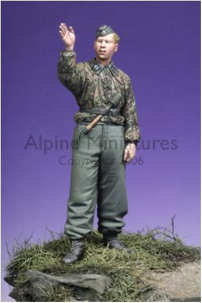 ALPINE MINIATURES 1:35 SET 35043 WWII GERMAN SS PANZER RECON CREW #1  (1 FIGURE)