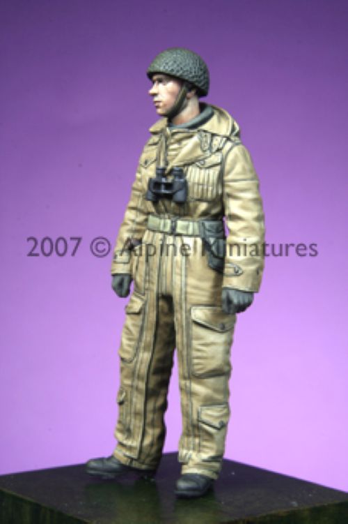 ALPINE MINIATURES 1:35 SET 35048 WWII BRITISH TANK CREW #1  (1 FIGURE-2 HEADS)