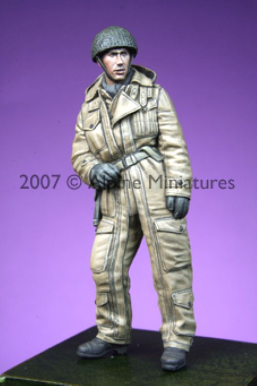 ALPINE MINIATURES 1:35 SET 35049 WWII BRITISH TANK CREW #2  (1 FIGURE-2 HEADS)