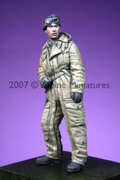ALPINE MINIATURES 1:35 SET 35049 WWII BRITISH TANK CREW #2  (1 FIGURE-2 HEADS)