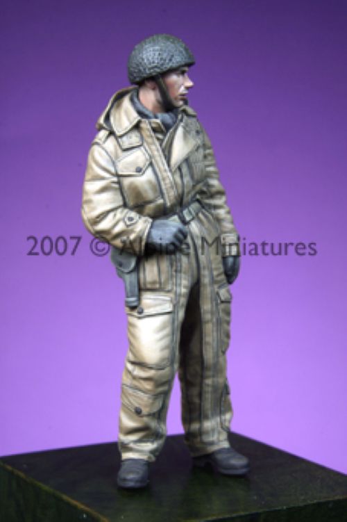 ALPINE MINIATURES 1:35 SET 35049 WWII BRITISH TANK CREW #2  (1 FIGURE-2 HEADS)