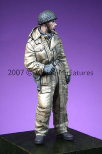 ALPINE MINIATURES 1:35 SET 35049 WWII BRITISH TANK CREW #2  (1 FIGURE-2 HEADS)