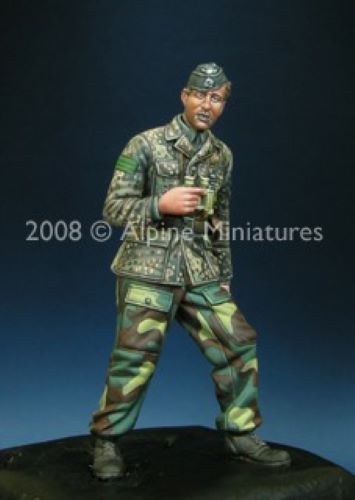 ALPINE MINIATURES 1:35 SET 35066 WWII GERMAN WSS PANZER OFFICER 1944-45