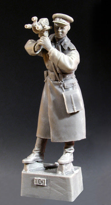 BRAVO *6 35101 WORLD WAR II SOVIET MILITARY CAMERMAN  1943-45 (1 FIGURE)