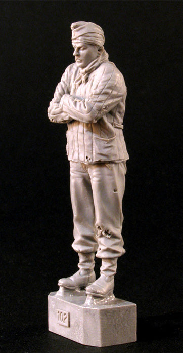 BRAVO*6 35102 WORLD WAR II FROZEN GERMAN TANKER SOLDIER  1941-45 (1 FIGURE)