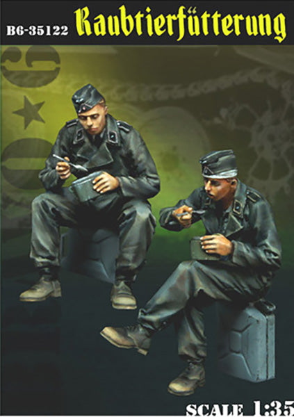 BRAVO*6 35122 WORLD WAR II GERMAN SOLDIERS RAUBTIERFUTTERUNG (2 FIGURES)