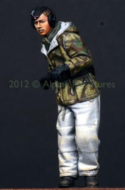 ALPINE MINIATURES 1:35 SET 35130 WWII GERMAN PANTHER COMMANDER #1 (1 FIGURE)