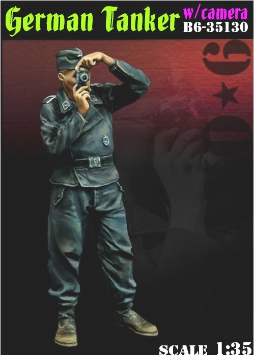 BRAVO*6 35130 WORLD WAR II GERMAN TANKER SOLDIER WITH CAMERA 1 FIGURE