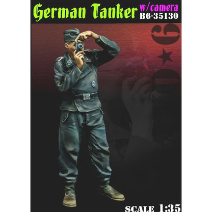 BRAVO*6 35130 WORLD WAR II GERMAN TANKER SOLDIER WITH CAMERA 1 FIGURE