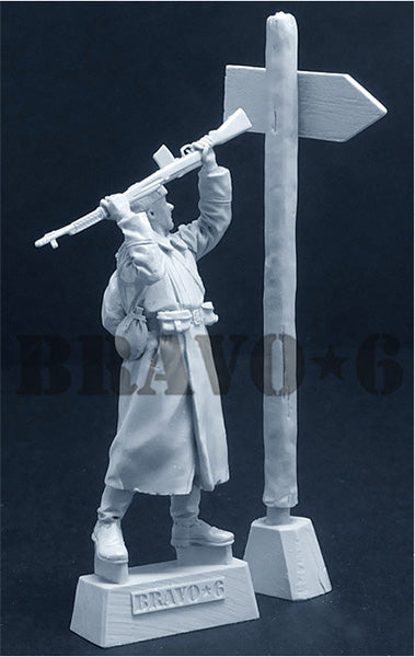 BRAVO *6 35135 WORLD WAR II SOVIET SOLDIER 14. 02. 1943  (1 FIGURE)