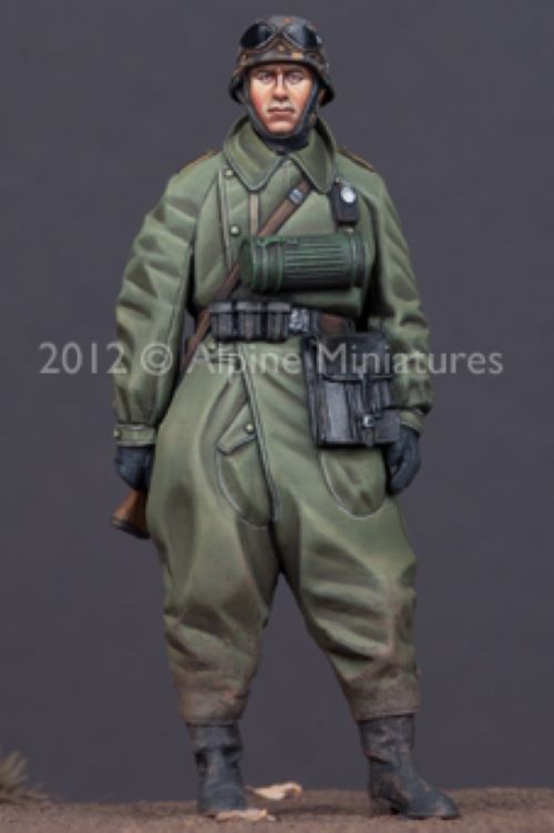 ALPINE MINIATURES 1:35 SET 35143 WWII GERMAN MOTORCYCLE TROOPER (1 FIGURE)