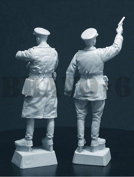 BRAVO *6 35149 WORLD WAR II RUSSIAN SOLDIERS "THE GREEN FLARE!" (2 FIGURES)