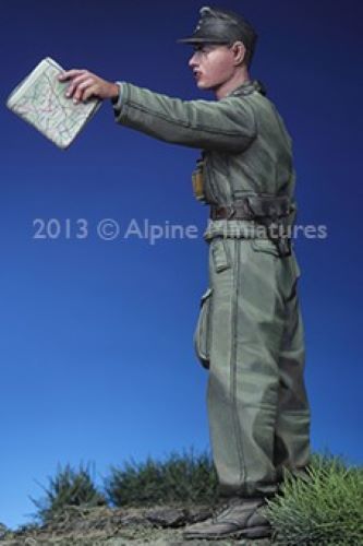 ALPINE MINIATURES 1:35 SET 35149 WWII GERMAN NCO sPzAbt 502 (ONE FIGURE-2 HEADS)