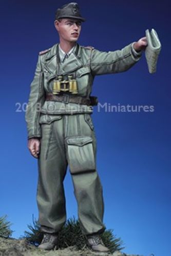 ALPINE MINIATURES 1:35 SET 35149 WWII GERMAN NCO sPzAbt 502 (ONE FIGURE-2 HEADS)