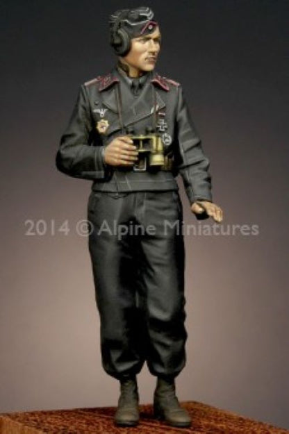 ALPINE MINIATURES 1:35 SET 35175 WWII GERMAN PANZER COMMANDER #1  (1 FIGURE)