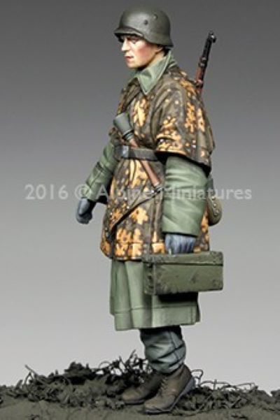 ALPINE MINIATURES 1:35 SET 35212 WWII GERMAN SS GRENADIER KG HANSEN  (1 FIGURE)