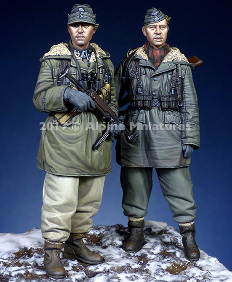 ALPINE MINIATURES 1:35 SET 35237 WWII WSS GRENADIERS KHARKOV SET (2 FIGURES)