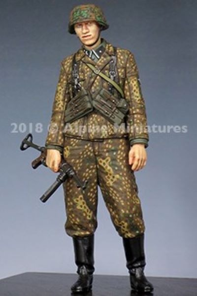 ALPINE MINIATURES 1:35 SET 35245 WWII GERMAN WSS GRENADIER MP40  (1 FIGURE)