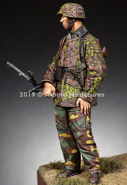 ALPINE MINIATURES 1:35 SET 35266 WWII GERMAN MG GUNNER 12 SS "HJ" (1 FIGURE)