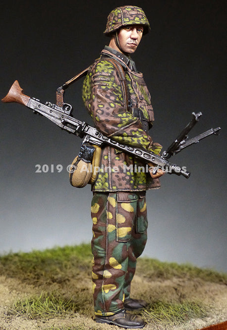 ALPINE MINIATURES 1:35 SET 35266 WWII GERMAN MG GUNNER 12 SS "HJ" (1 FIGURE)