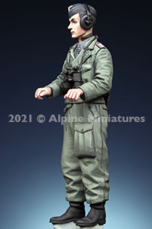 ALPINE MINIATURES 1:35 SET 35290 GERMAN HEER PANZER ACE (1 FIGURE, 2 HEADS)