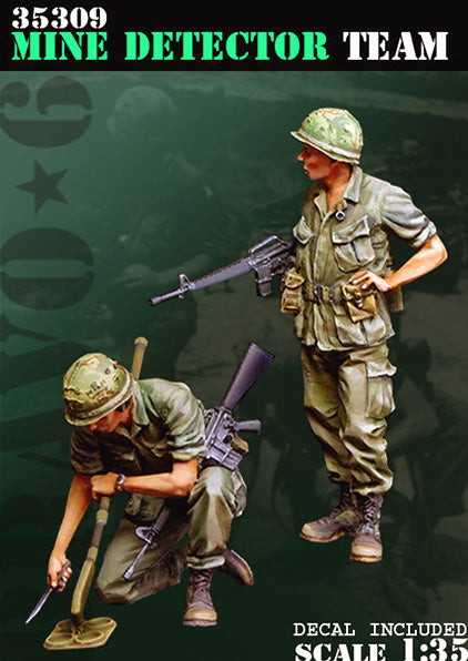 BRAVO *6 35309 VIETNAM WAR U.S. MINE DETECTOR TEAM (2 FIGURES) 1:35