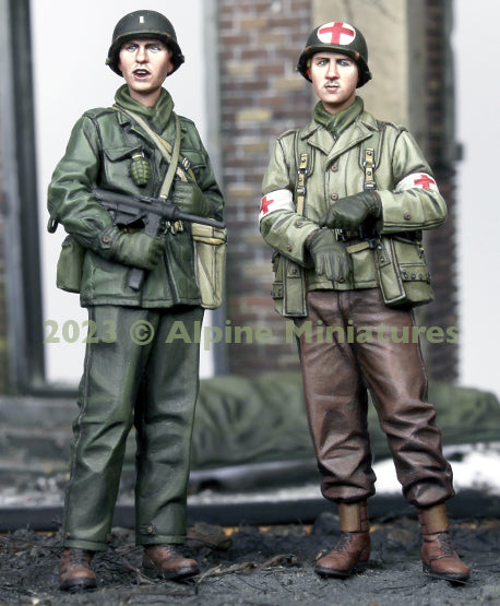 ALPINE MINIATURES 1:35 SET 35314 WWII US INFANTRY & MEDIC SET (2 FIGURES)