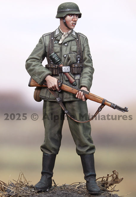 ALPINE MINIATURES 1:35 SET 35331 WWII GERMAN GRENADIER (1 FIGURE-2 HEADS)