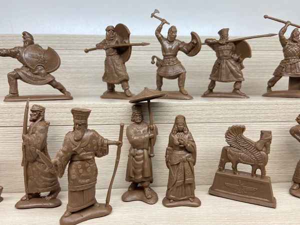 ENGINEER BASEVICH 1:32  SET 43 ANCIENT PERSIANS 60 MM-** NEW RELEASE (BROWN)