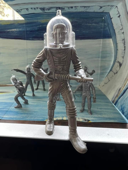 MARX TOYS RECAST 4 INCH SPACE MAN PLAYSET  12 FIGURES WITH HELMETS