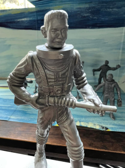 MARX TOYS RECAST 4 INCH SPACE MAN PLAYSET  12 FIGURES WITH HELMETS