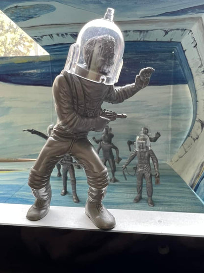 MARX TOYS RECAST 4 INCH SPACE MAN PLAYSET  12 FIGURES WITH HELMETS