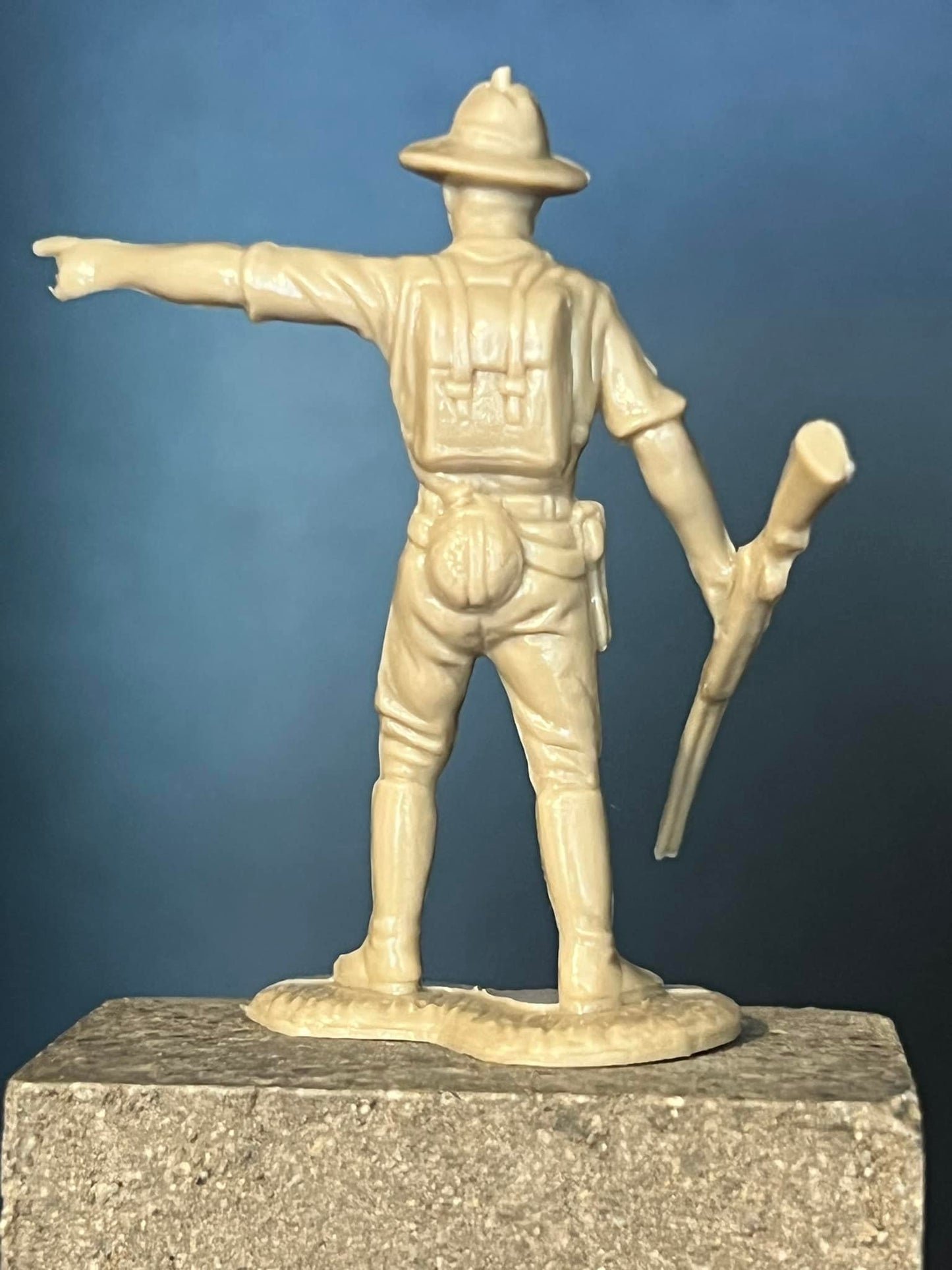 MARX TOYS RECAST 54 MM DAKTARI PLAYSET THE HUNTERS REISSUE-16 FIGURES- TAN