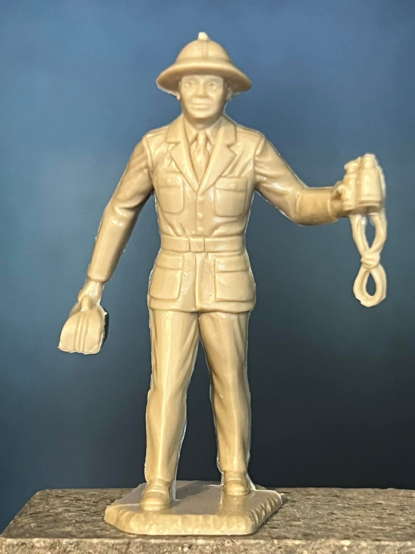 MARX TOYS RECAST 54 MM DAKTARI PLAYSET THE HUNTERS REISSUE-16 FIGURES- TAN