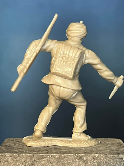 MARX TOYS RECAST 54 MM DAKTARI PLAYSET THE HUNTERS REISSUE-16 FIGURES- TAN