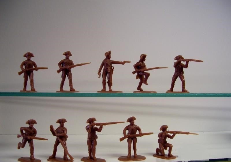 ARMIES IN PLASTIC 5467 AMERICAN REVOLUTION LOYALIST (TORIES) GREEN- 16 FIGURES