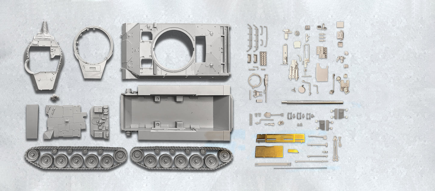 W. BRITAINS TOY SOLDIERS 70003 U.S. M18 HELLCAT TANK DESTROYER KIT 1:30