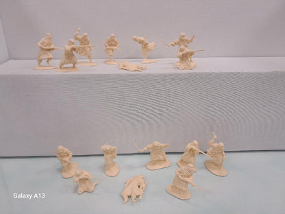 CONTE COLLECTIBLES ARABS TUAREGS  SET 1 (16 FIGURES, 8 POSES) CREAM