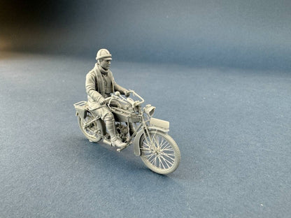 COPPER STATE MODELS CSM F32-059 1:32 WWI GERMAN DISPATCH RIDER  (SOLDIER ONLY)