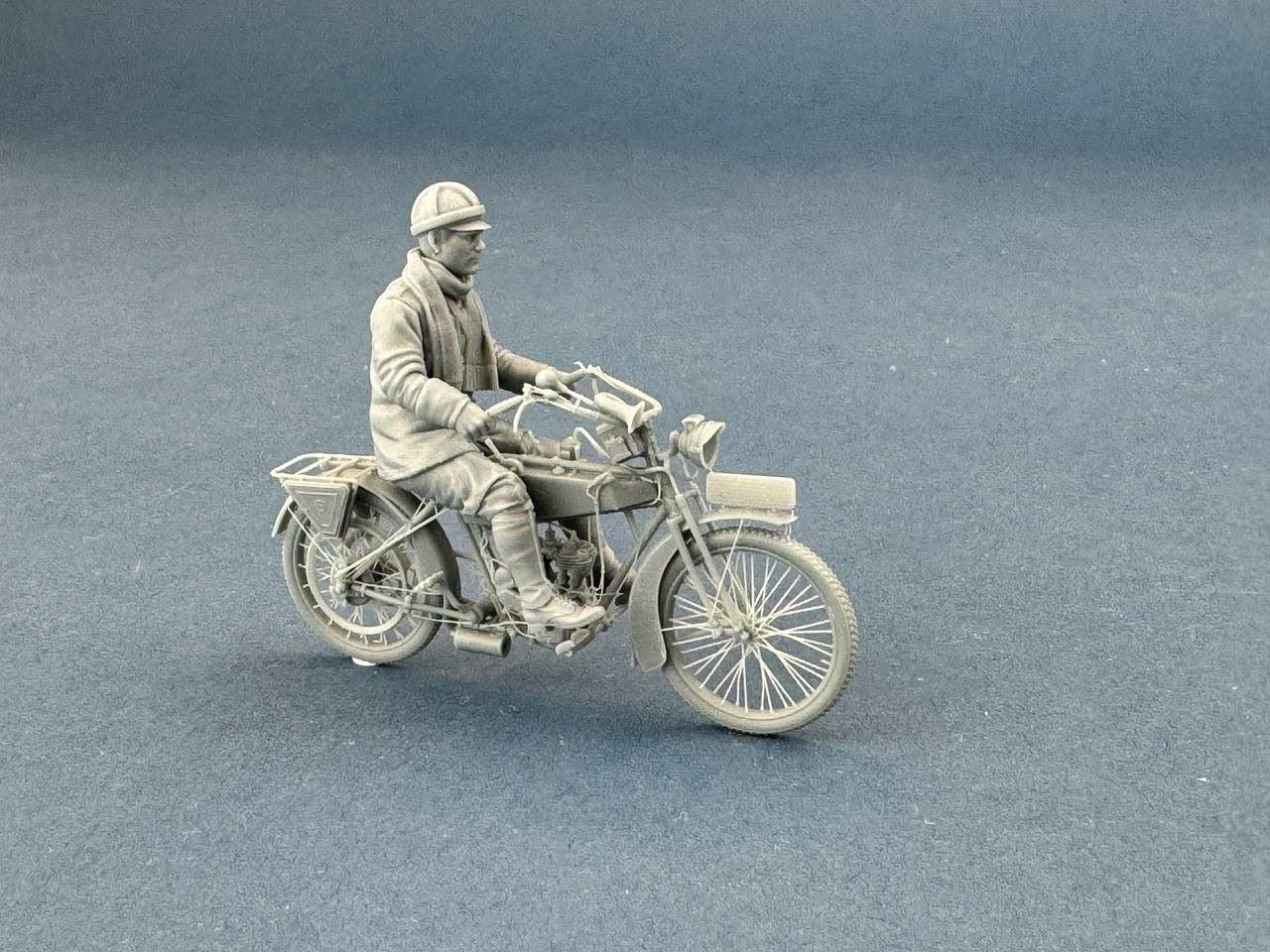 COPPER STATE MODELS CSM F32-059 1:32 WWI GERMAN DISPATCH RIDER  (SOLDIER ONLY)