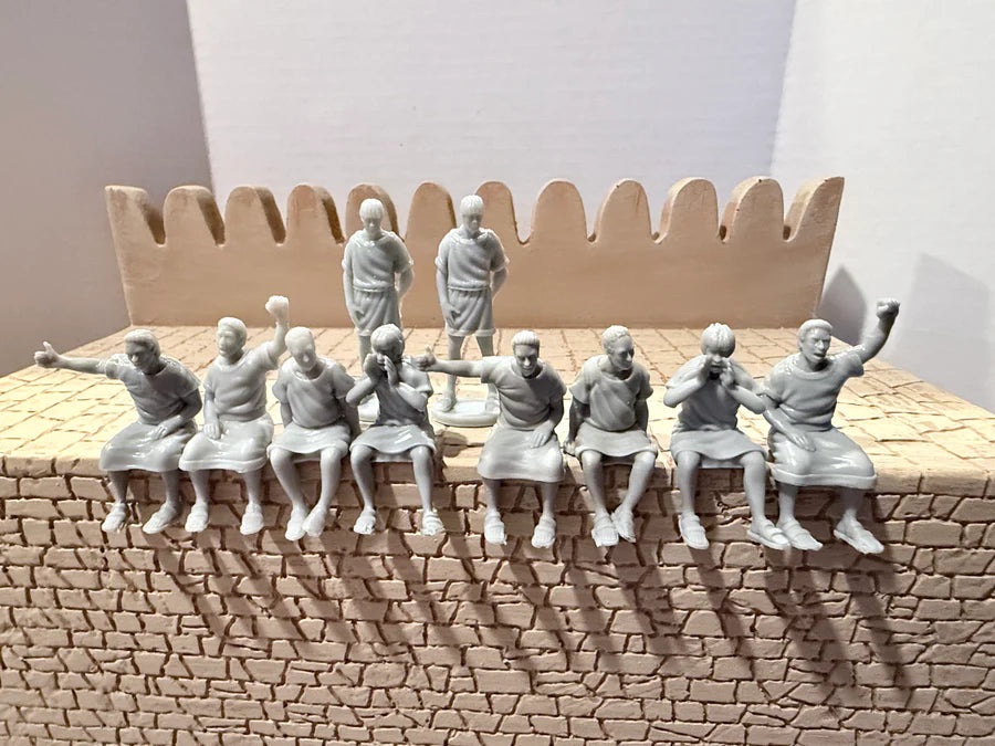 LOD Enterprises Plastic Figure Set LOD057 ROMAN COLOSSEUM SPECTATORS (GRAY)
