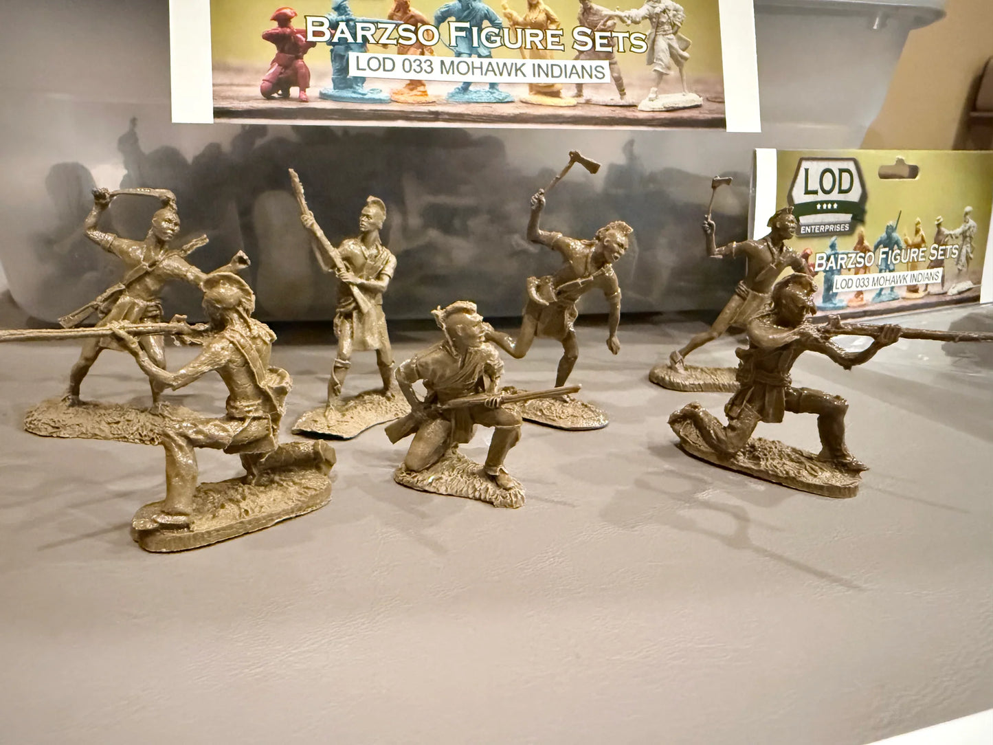 LOD Enterprises Barzso Plastic Figure Set LOD033 MOHAWK INDIANS